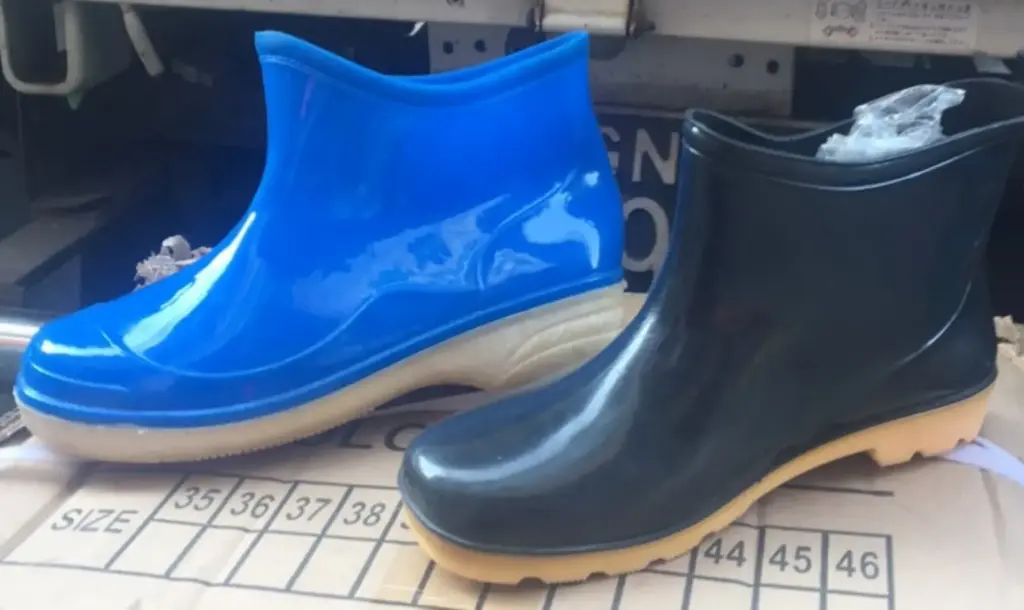 [PROD-20332-SAF-PVC-42-CHI] Waterproof Safety Rain boots (Low Cut) (42)
