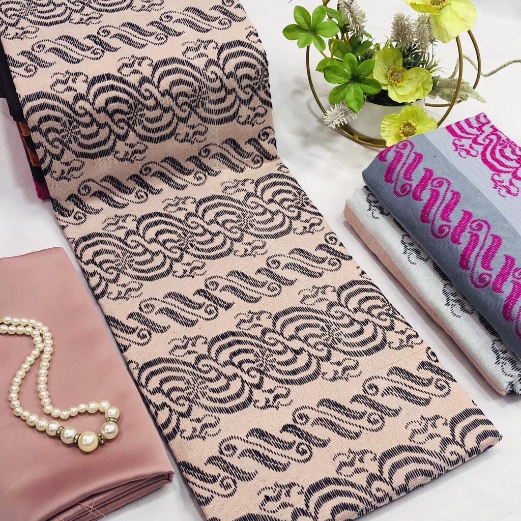 ရာကျချည် ရခိုင်ချိတ်လုံချည်နှင့် ဗလန်တီနို( ၂ကိုက် + ၁ကိုက်) (001)